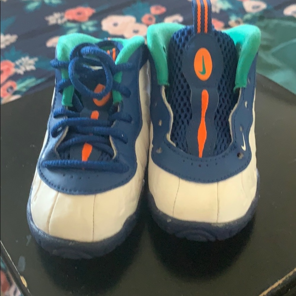 Nike shoes size 5c